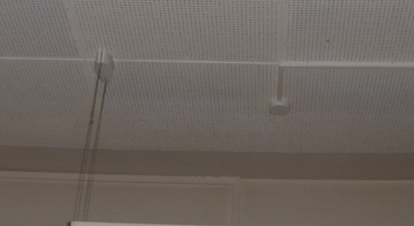 Asbesthaus - Site : Carreaux de plafond en amiante et en fibres minérales | © 2019, CRB Analyse Service GmbH | © CRB Analyse Service GmbH