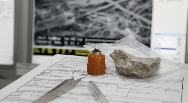 CRB GmbH | Samples for asbestos analysis 3 | © CRB Analyse Service GmbH