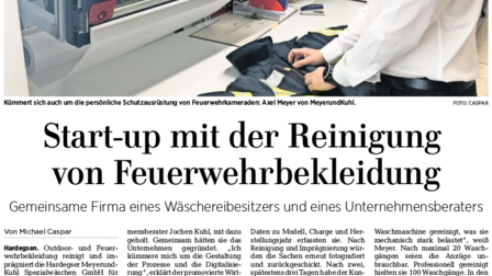 Artículo en el Göttinger Tageblatt sobre el proceso de lavado probado para la descontaminación de amianto de la ropa de los bomberos. | © Göttinger Tageblatt GmbH & Co. KG
