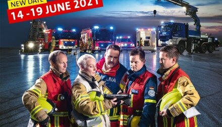 Los servicios de emergencia delante de sus vehículos: anuncio del aplazamiento de Interschutz 2021, la feria líder para bomberos, servicios de emergencia, protección civil y seguridad. | © Deutsche Messe AG