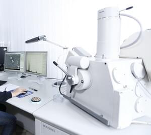 Vue du microscope électronique à balayage XL40 | © CRB Analyse Service GmbH