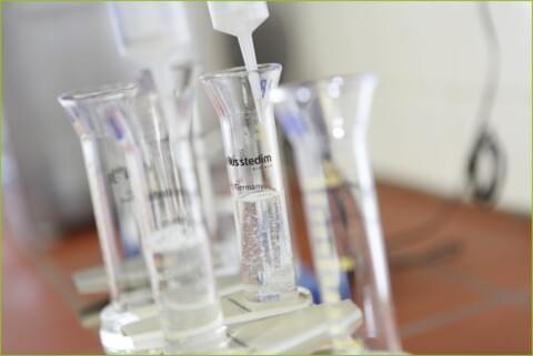 CRB GmbH | Sample preparation of asphalt for asbestos analysis | © CRB Analyse Service GmbH CRB GmbH | Sample preparation of asphalt for asbestos analysis | © CRB Analyse Service GmbH