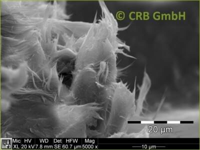 Le feutre de couverture peut contenir de fortes concentrations d'amiante et/ou de fibres minérales.