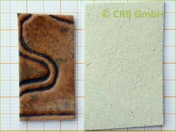 Beispiel für Cushion-Vinyl mit Asbest-Anteil. Das Asbest ist in der Unterseite enthalten. © 2019, CRB Analyse Service GmbH