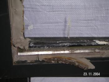 Asbesthaus - Fundstelle: Fensterkitt | © 2019, CRB Analyse Service GmbH